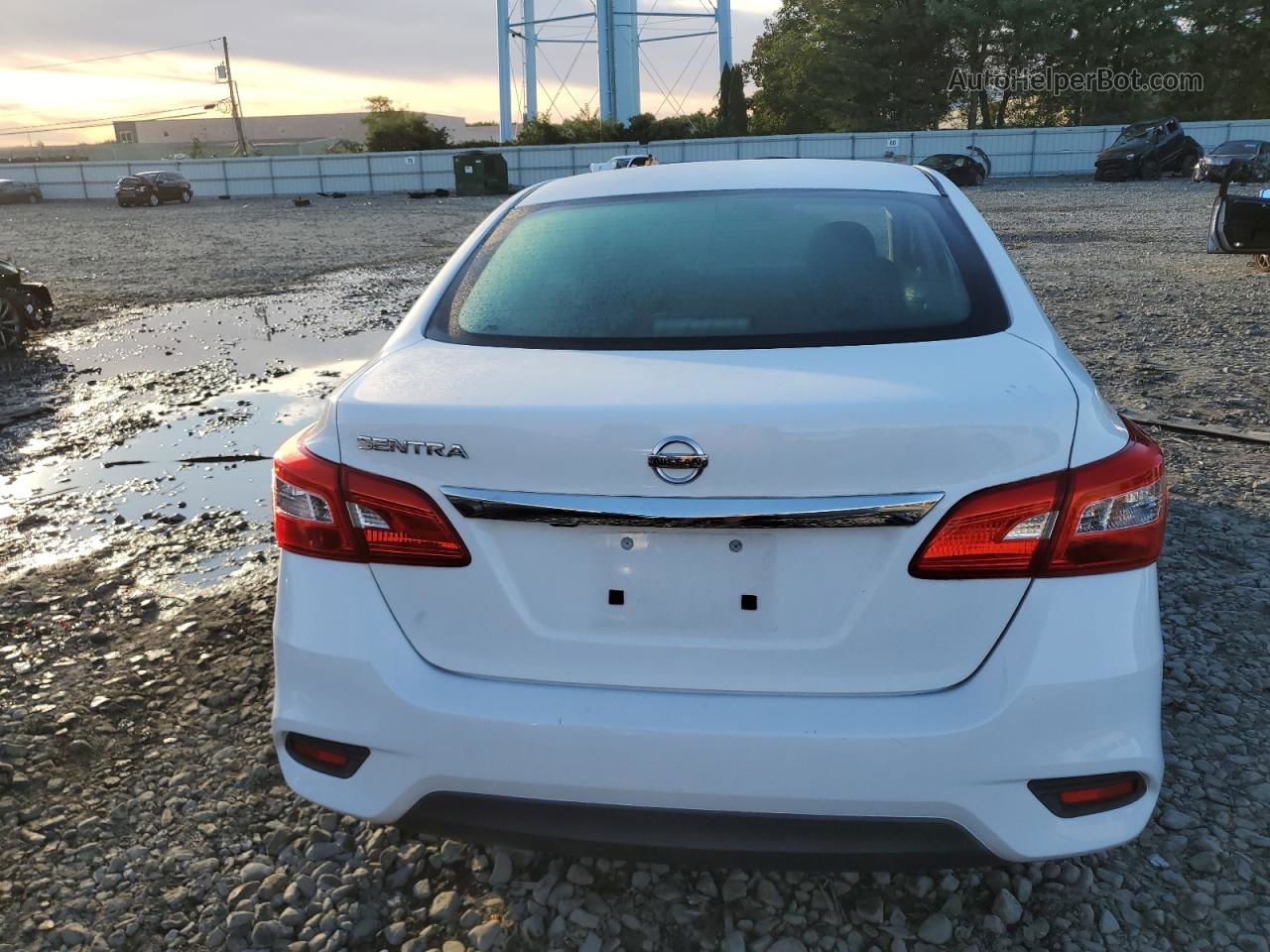 2018 Nissan Sentra S White vin: 3N1AB7AP8JY338873