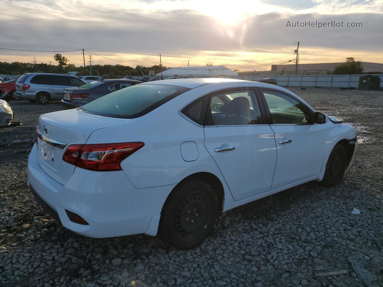 2018 Nissan Sentra S Белый vin: 3N1AB7AP8JY338873