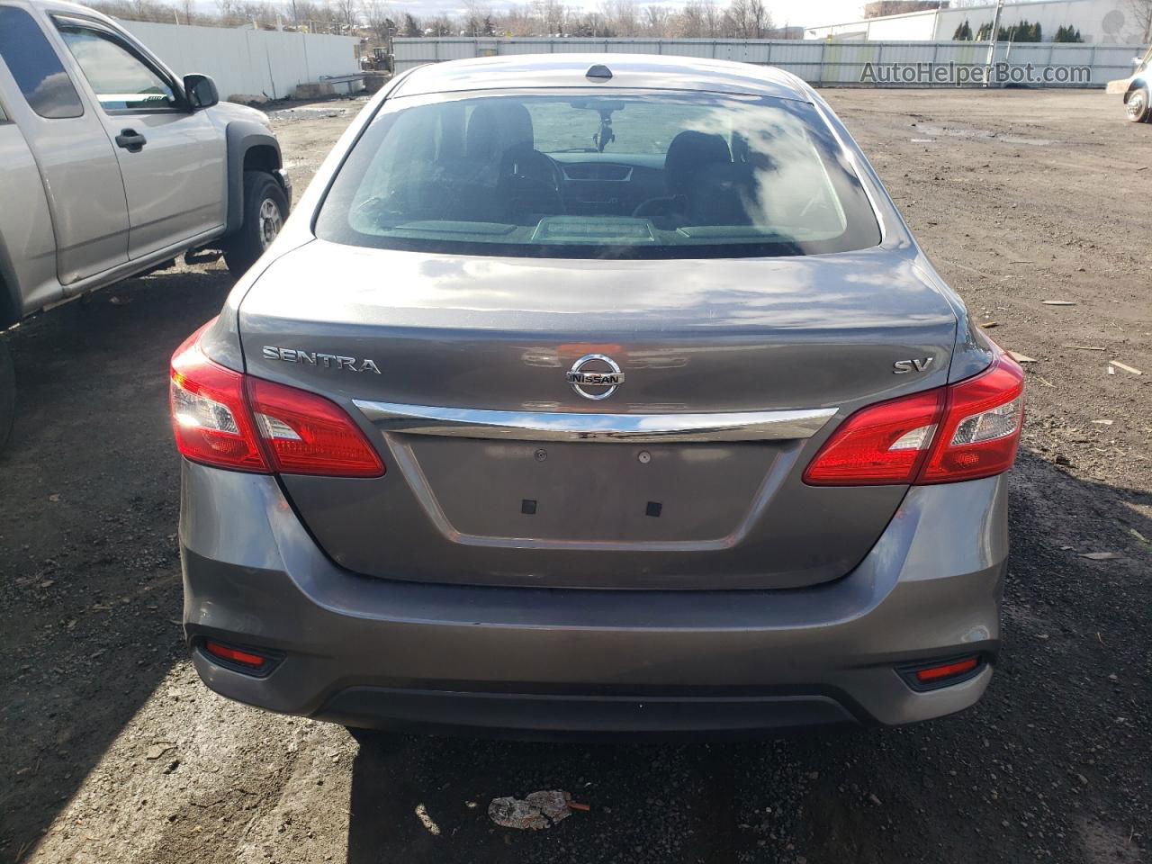 2018 Nissan Sentra S Серый vin: 3N1AB7AP9JL626642