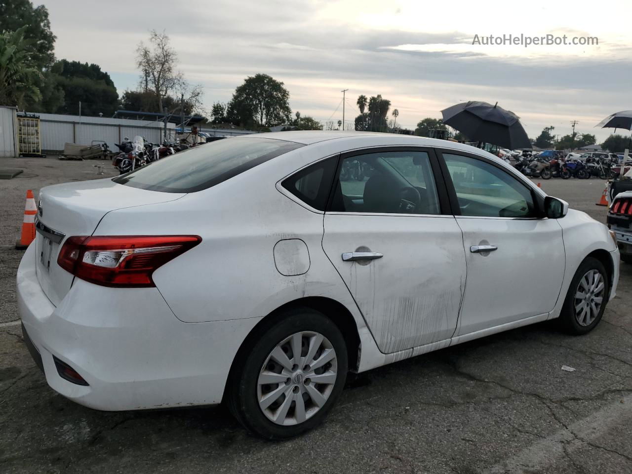 2018 Nissan Sentra S White vin: 3N1AB7AP9JY289098