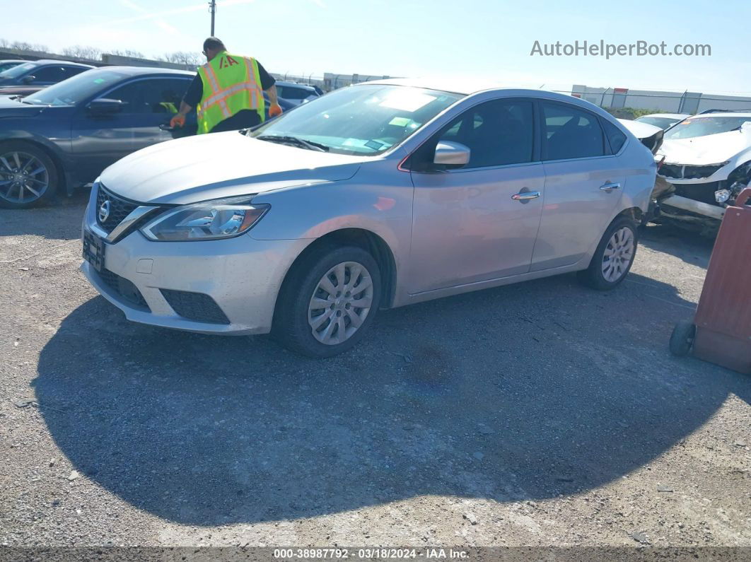 2018 Nissan Sentra S Серебряный vin: 3N1AB7AP9JY326733