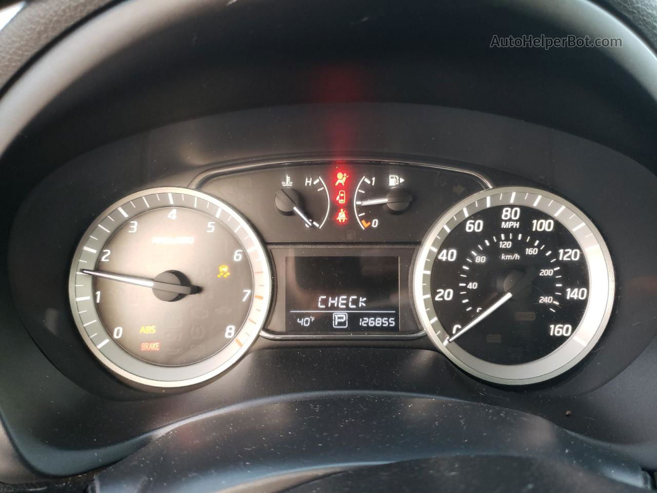 2014 Nissan Sentra S Серебряный vin: 3N1AB7APXEY258626