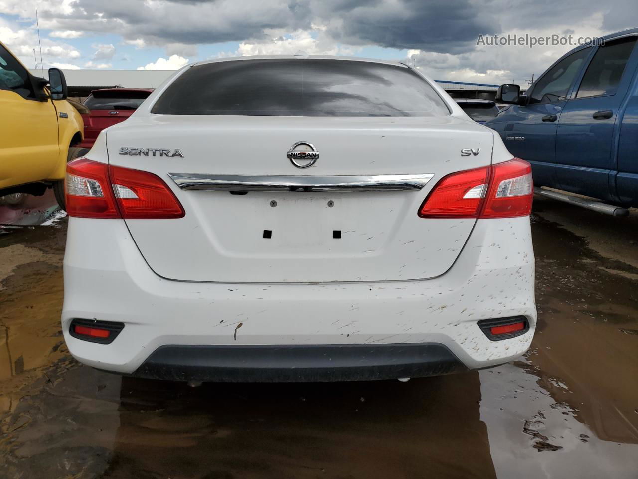 2018 Nissan Sentra S White vin: 3N1AB7APXJL637911