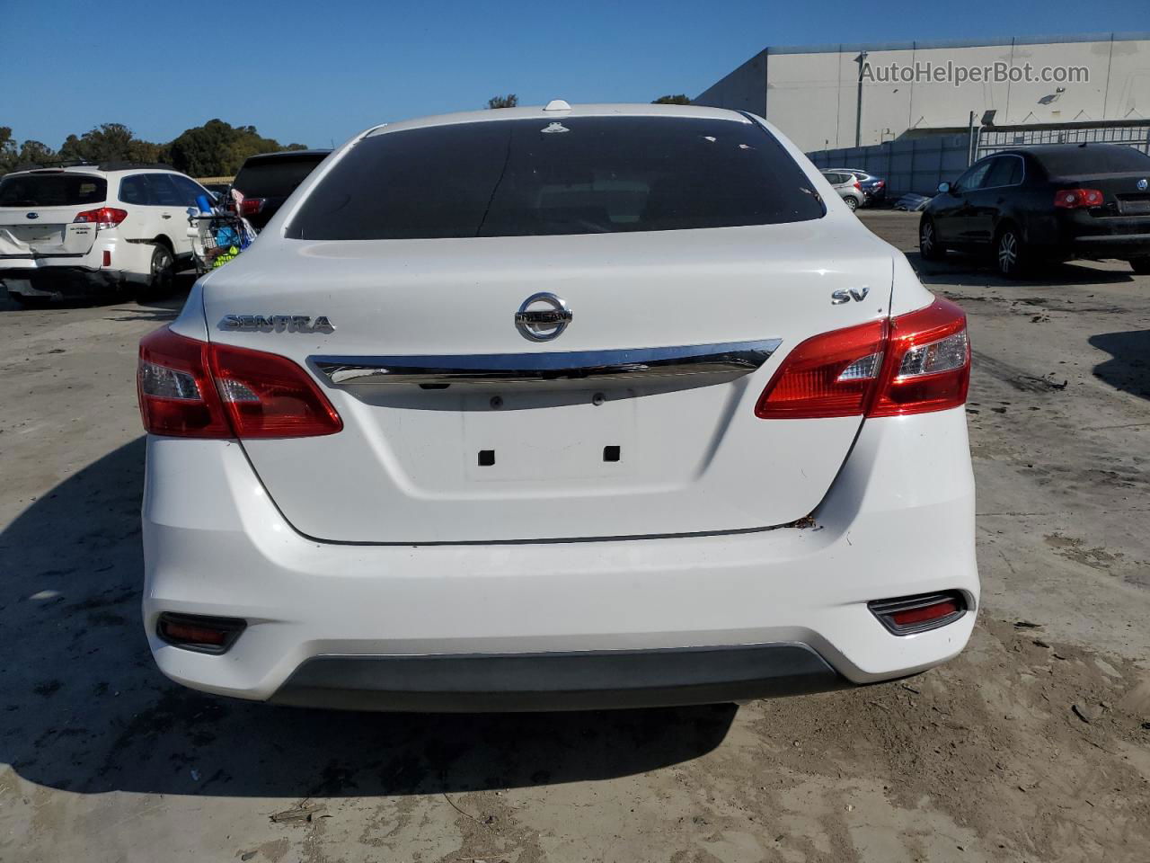 2018 Nissan Sentra S White vin: 3N1AB7APXJL638251