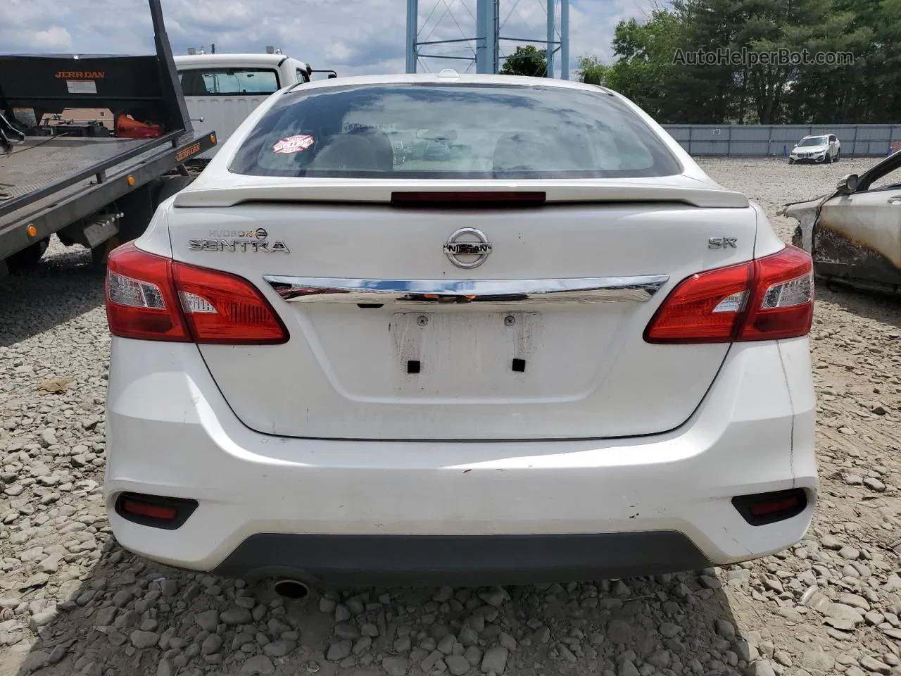 2018 Nissan Sentra S White vin: 3N1AB7APXJY213857