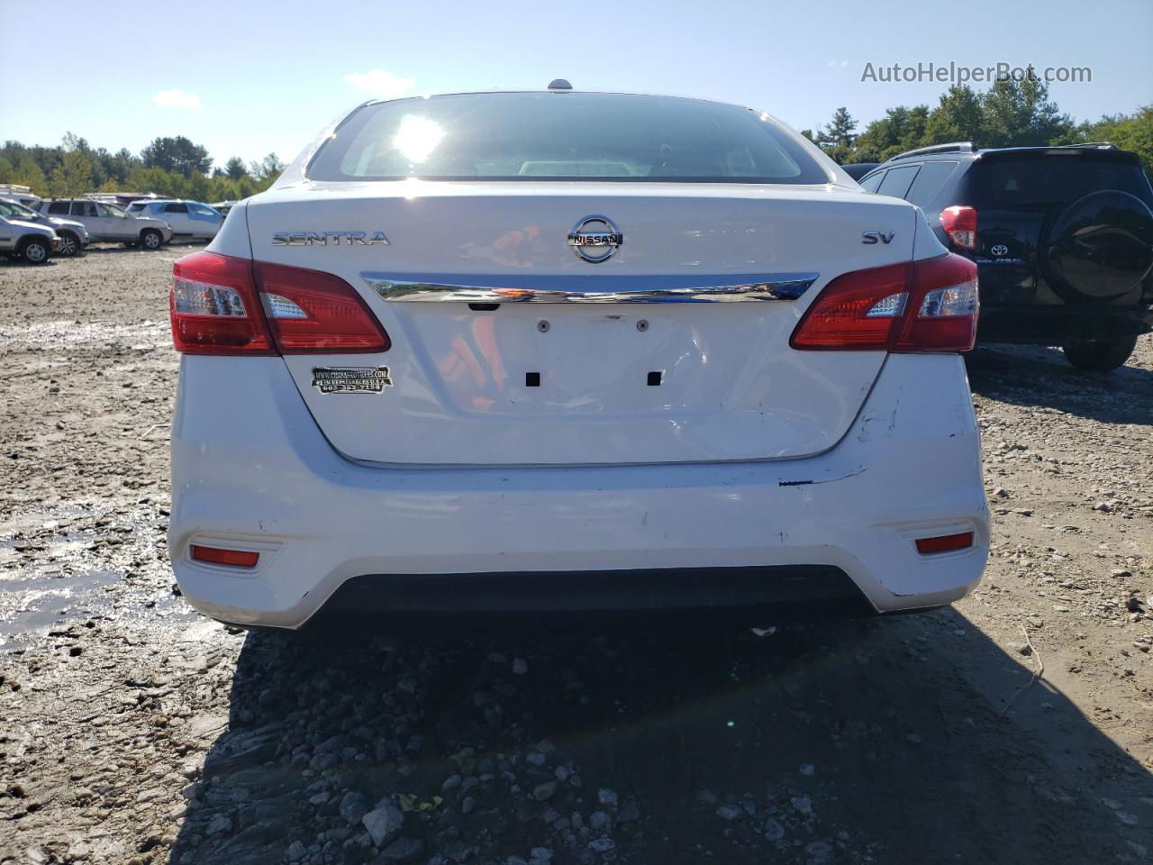 2018 Nissan Sentra S White vin: 3N1AB7APXJY224633