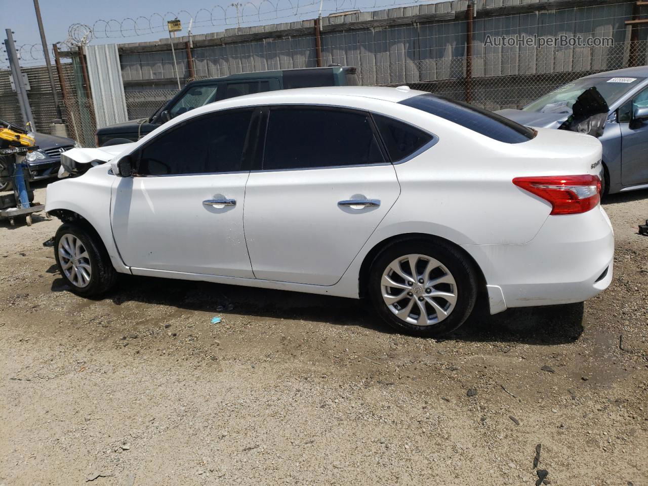 2018 Nissan Sentra S White vin: 3N1AB7APXJY256398