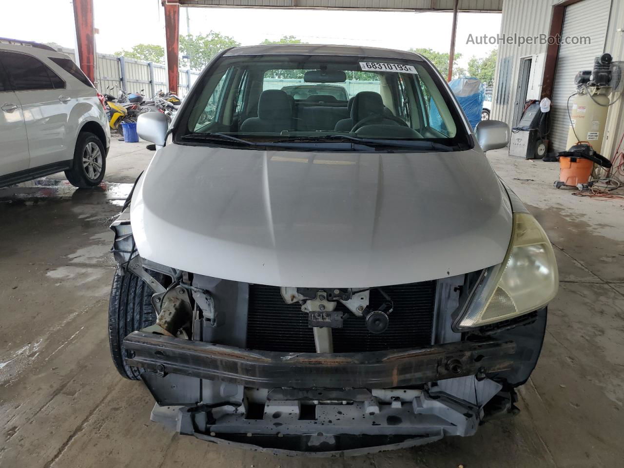 2009 Nissan Versa S Silver vin: 3N1BC11E59L375840