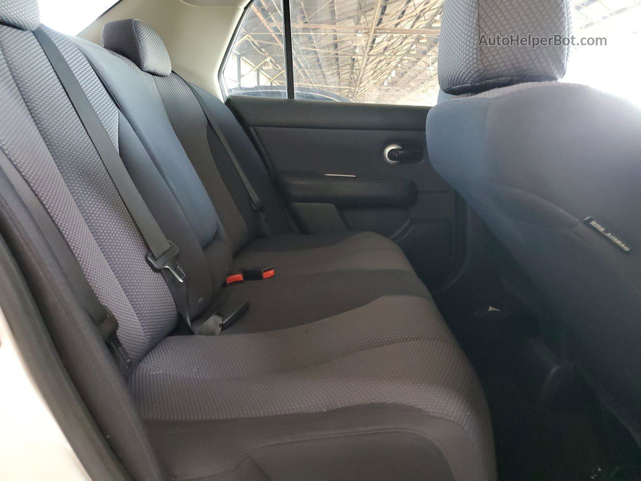 2009 Nissan Versa S Белый vin: 3N1BC11E79L368954