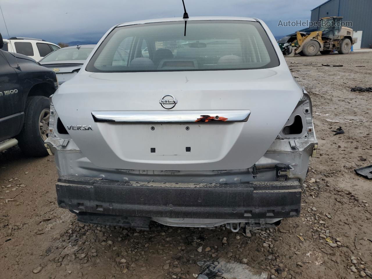 2009 Nissan Versa S Silver vin: 3N1BC11E89L422133