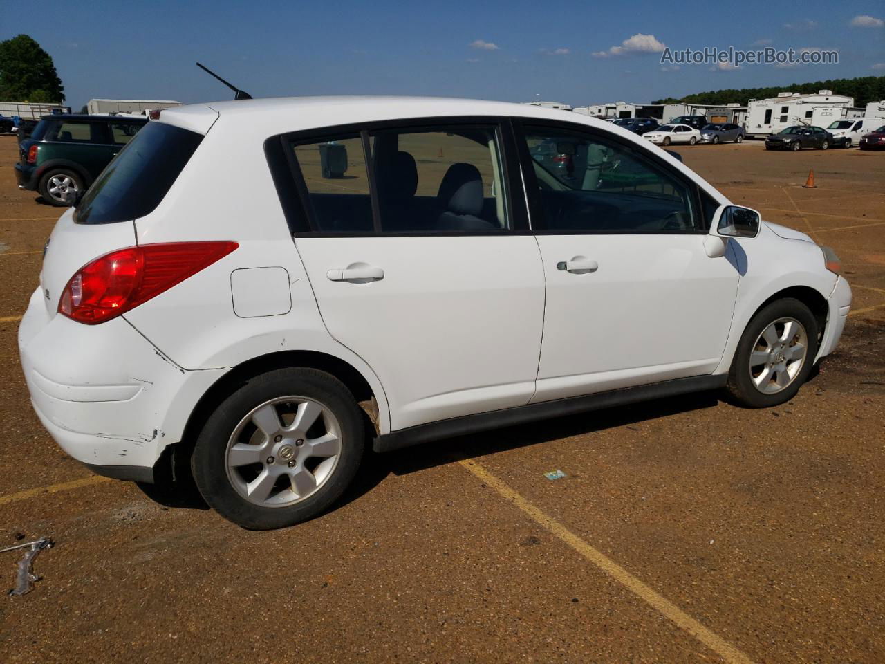 2009 Nissan Versa S Белый vin: 3N1BC13E09L383888