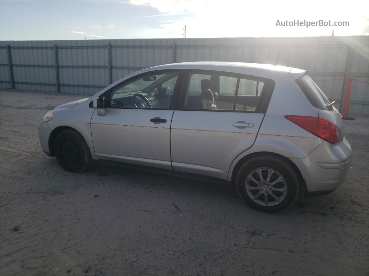 2009 Nissan Versa S Silver vin: 3N1BC13E79L470624