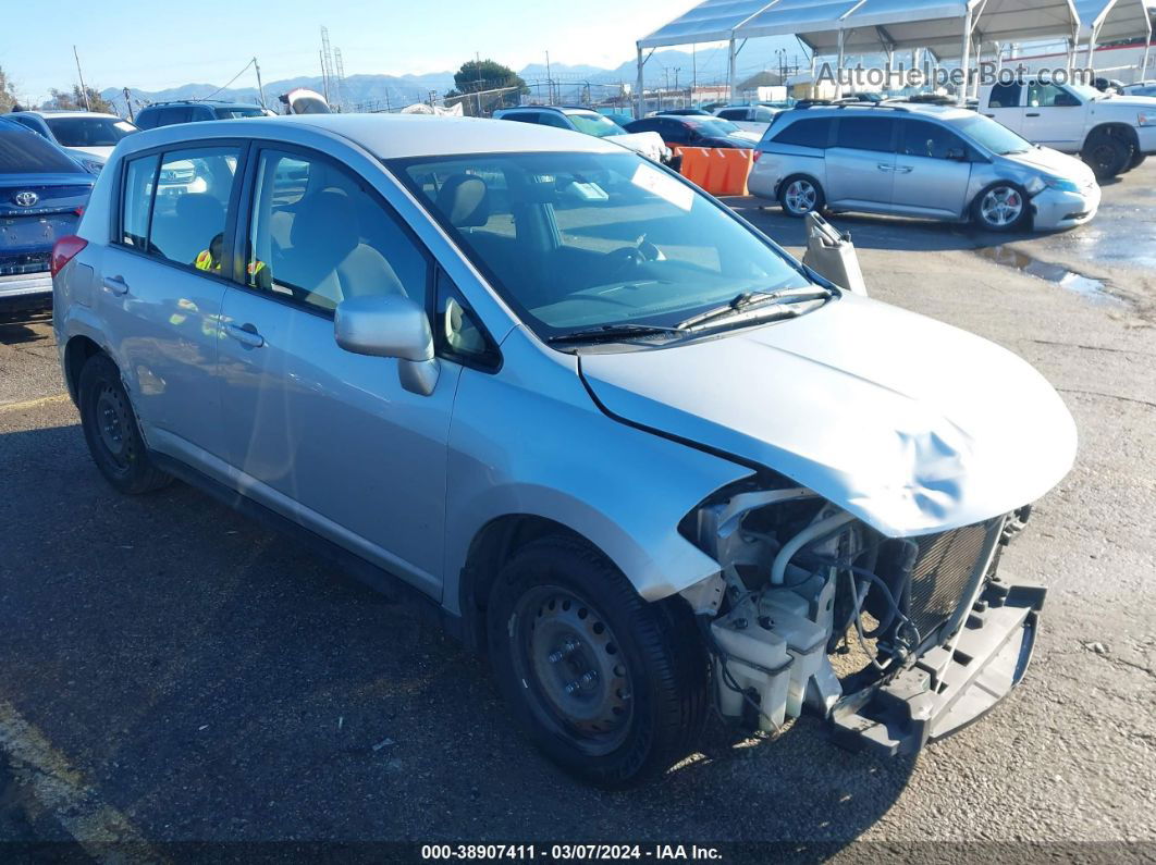 2009 Nissan Versa 1.8s Серебряный vin: 3N1BC13E89L457204