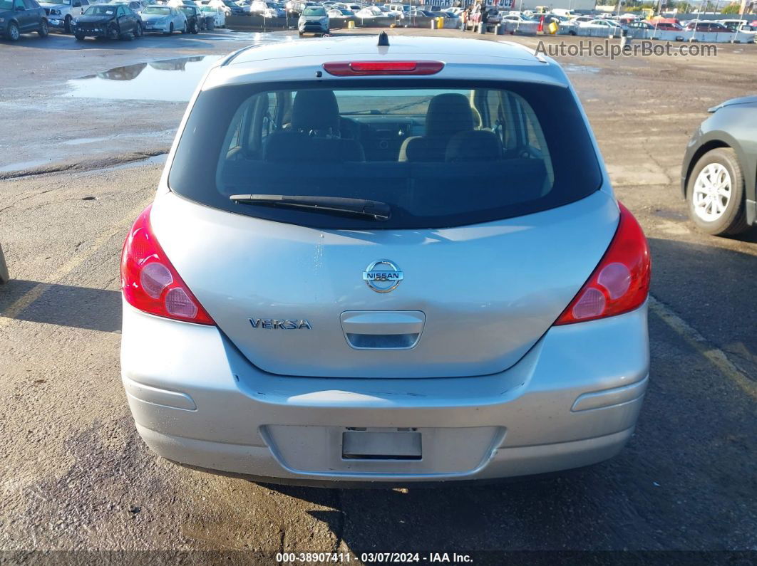 2009 Nissan Versa 1.8s Серебряный vin: 3N1BC13E89L457204