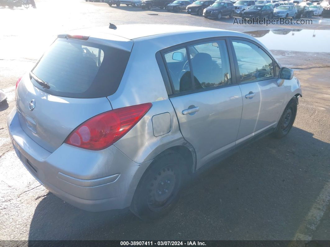 2009 Nissan Versa 1.8s Серебряный vin: 3N1BC13E89L457204