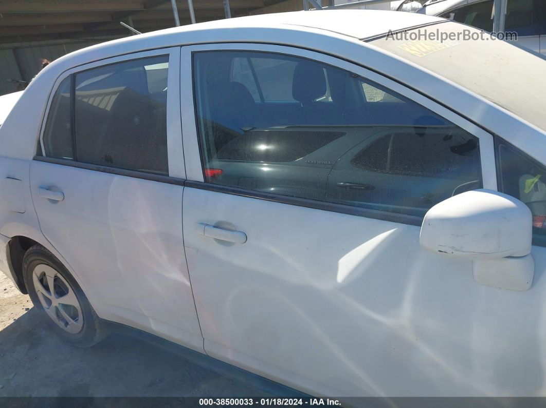 2010 Nissan Versa   White vin: 3N1BC1AS8AL432820