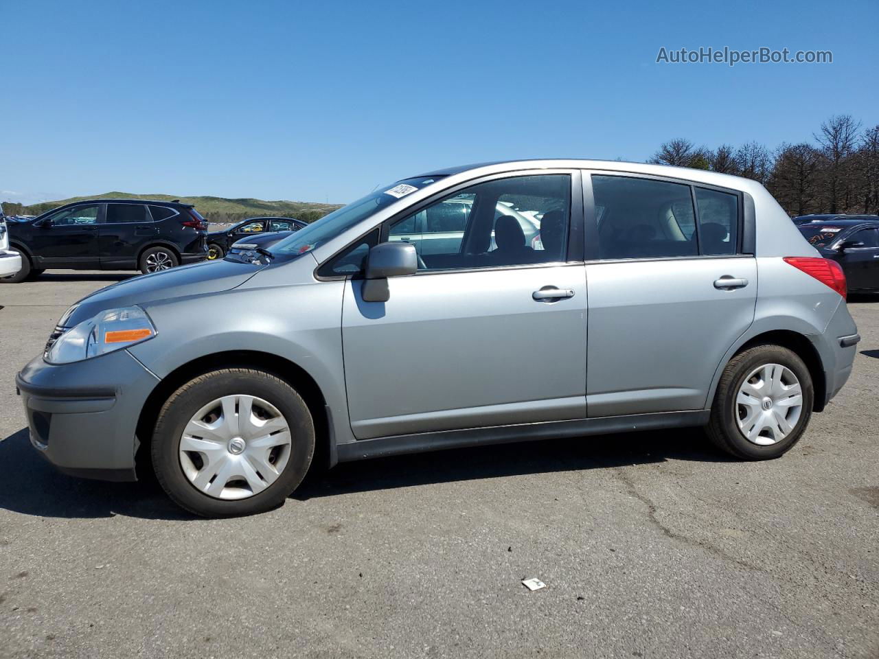 2010 Nissan Versa S Серебряный vin: 3N1BC1CP1AL435938