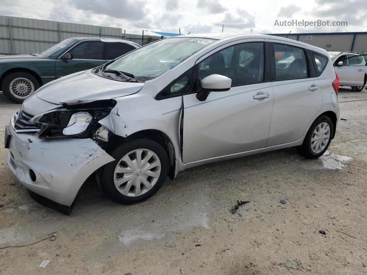 2016 Nissan Versa Note S Серебряный vin: 3N1CE2CP8GL408989