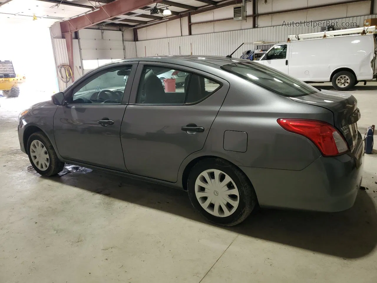 2016 Nissan Versa S Серебряный vin: 3N1CN7AP0GL880944