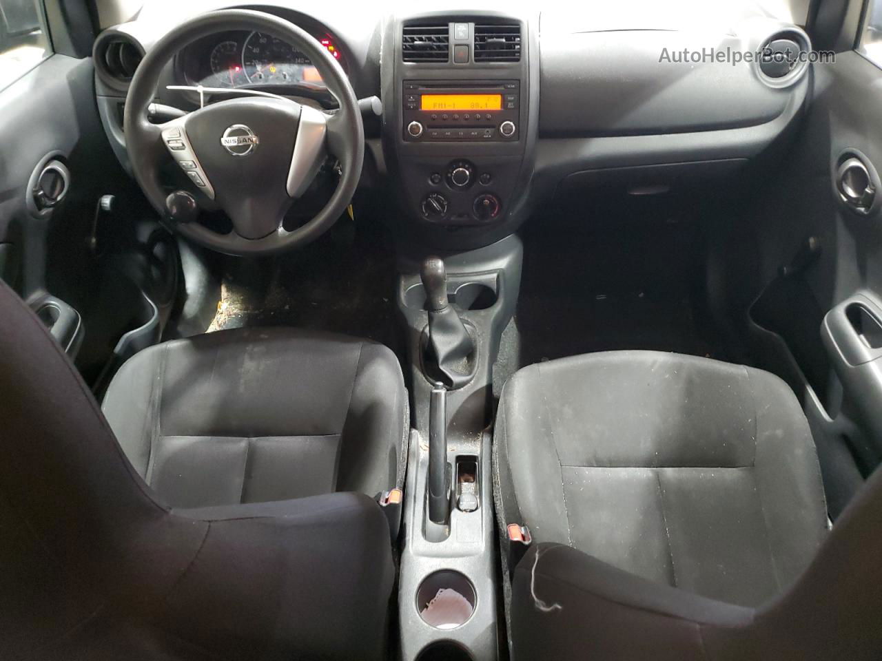 2016 Nissan Versa S Серебряный vin: 3N1CN7AP0GL880944