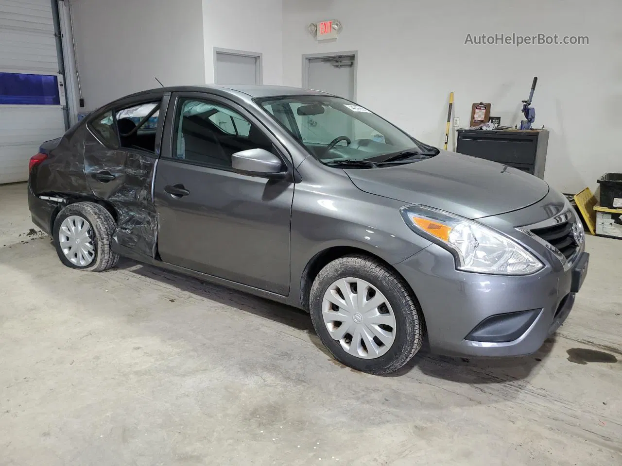 2016 Nissan Versa S Серебряный vin: 3N1CN7AP0GL880944