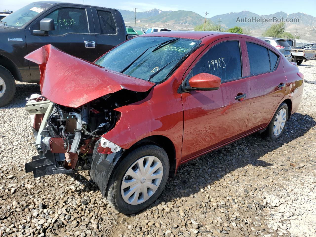 2018 Nissan Versa S Burgundy vin: 3N1CN7AP0JL801313