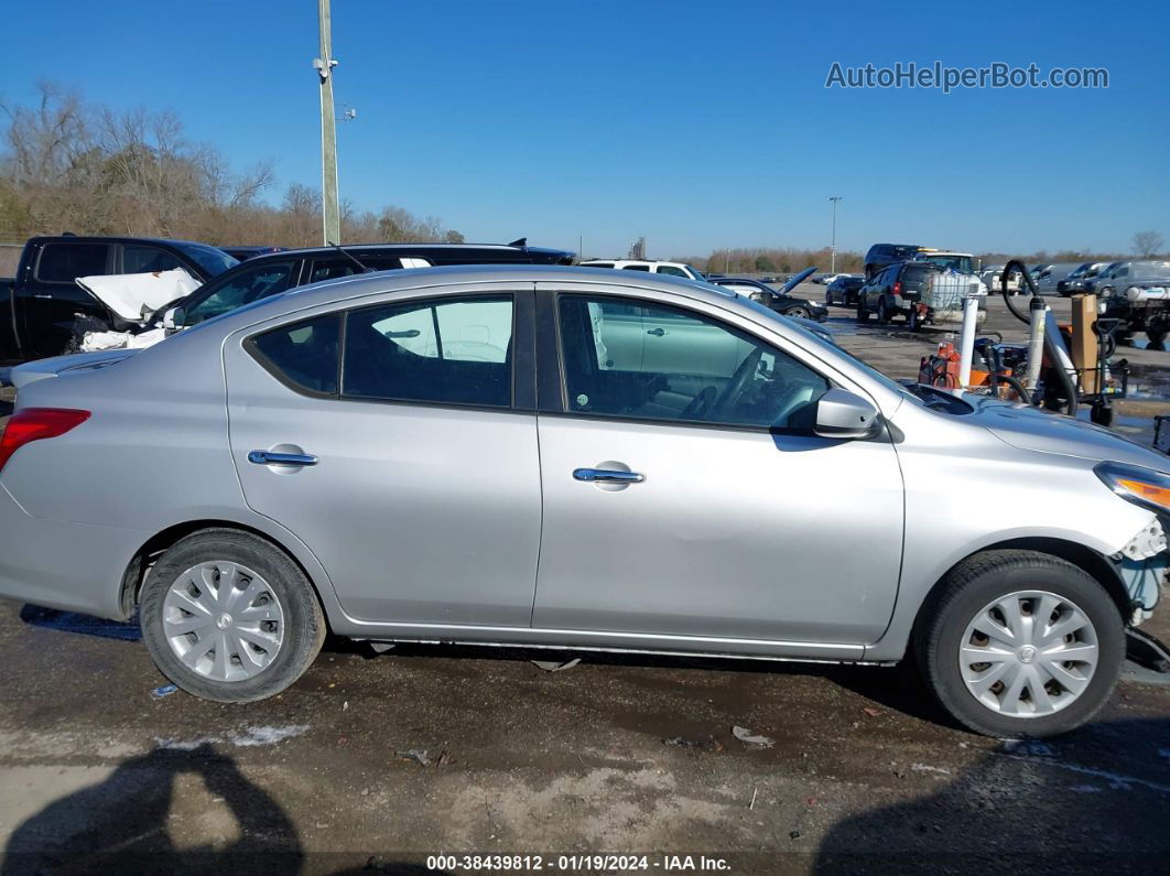 2018 Nissan Versa 1.6 Sv Silver vin: 3N1CN7AP0JL810870