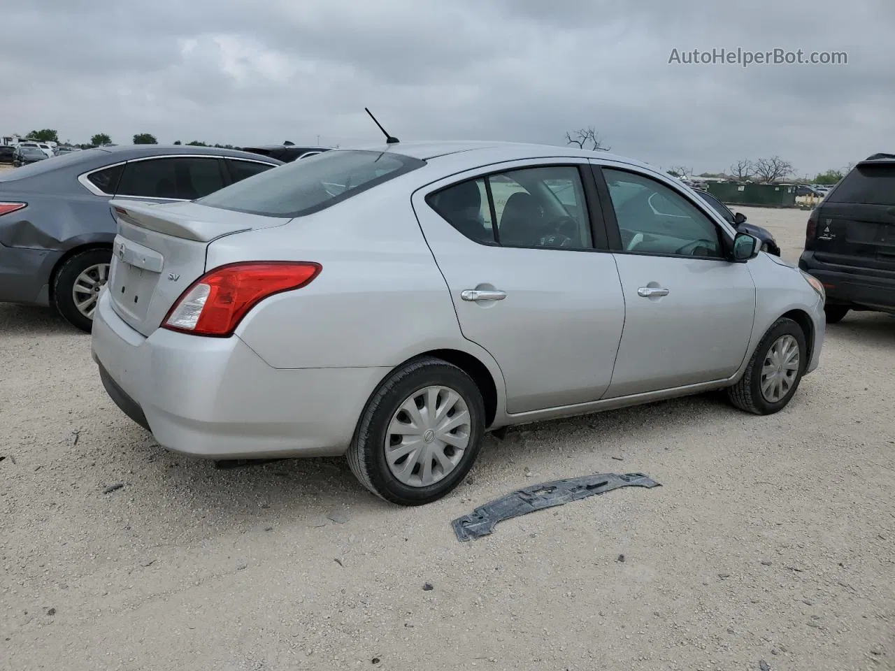 2018 Nissan Versa S Silver vin: 3N1CN7AP0JL840063