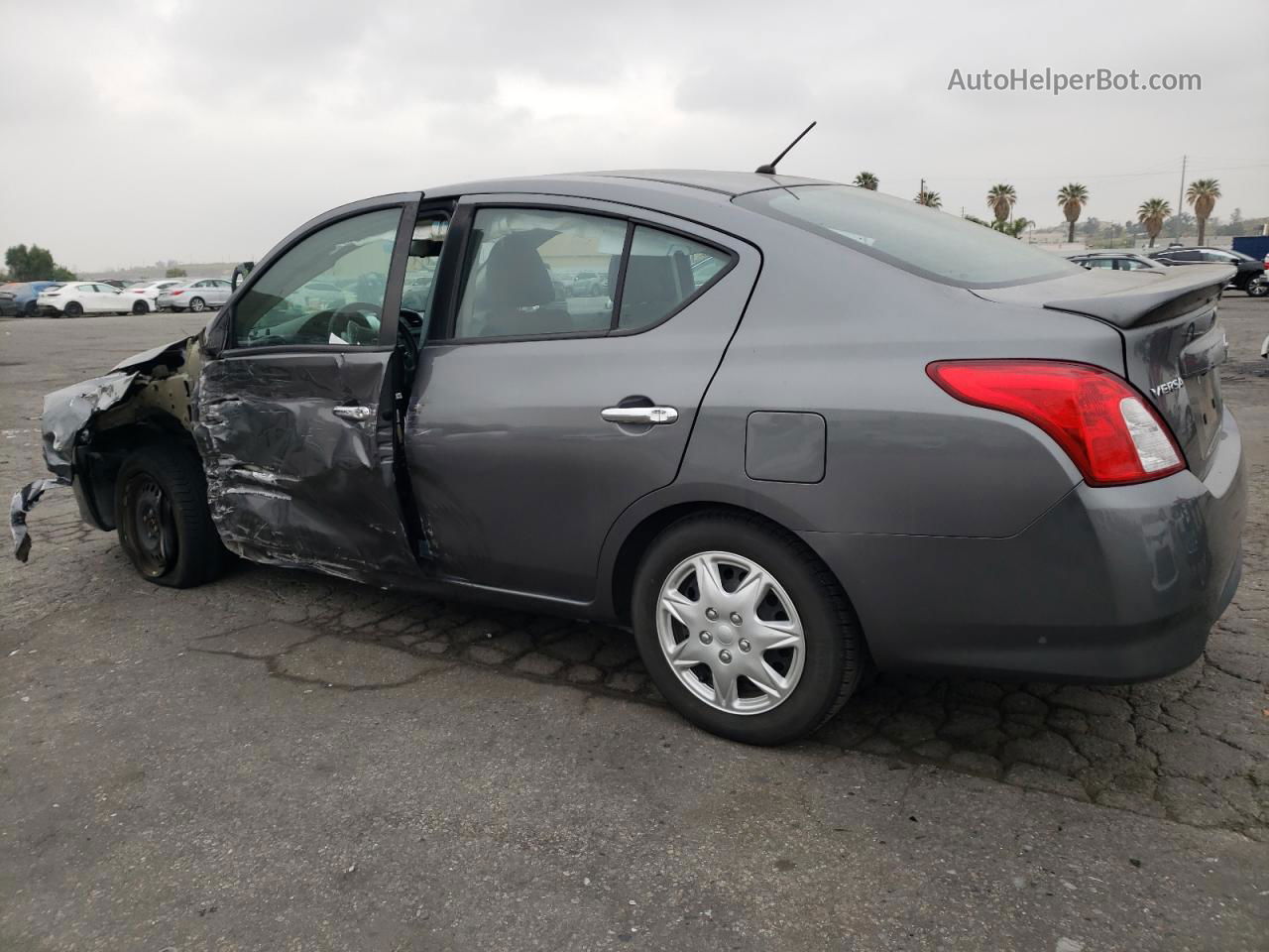 2018 Nissan Versa S Серый vin: 3N1CN7AP0JL886329