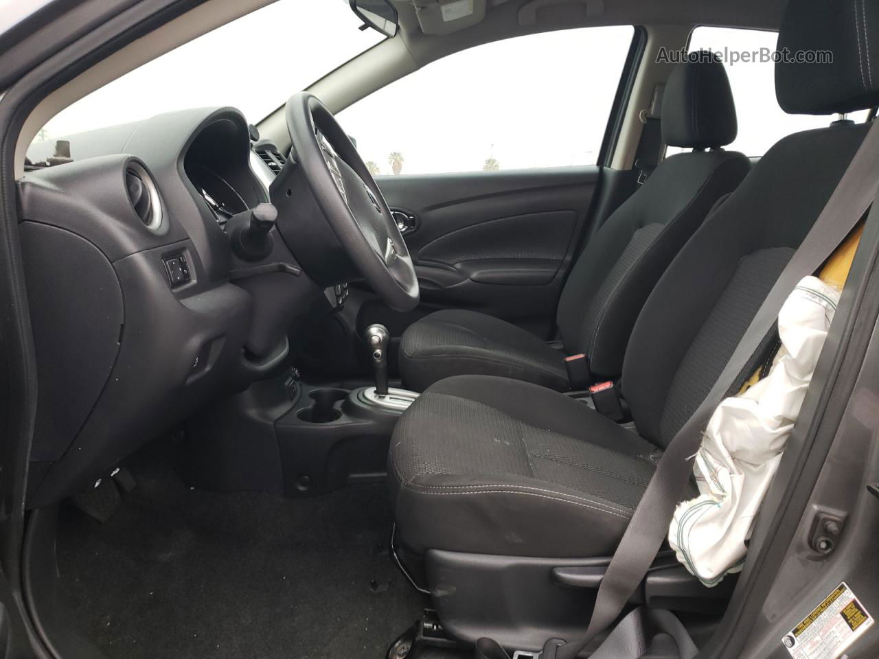 2018 Nissan Versa S Серый vin: 3N1CN7AP0JL886329