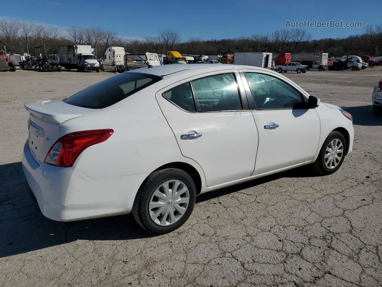 2018 Nissan Versa S White vin: 3N1CN7AP0JL886864