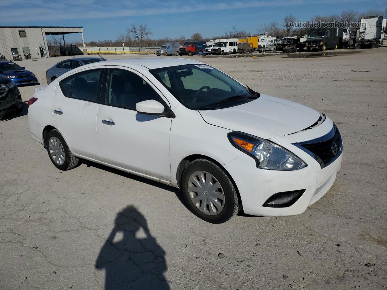 2018 Nissan Versa S White vin: 3N1CN7AP0JL886864