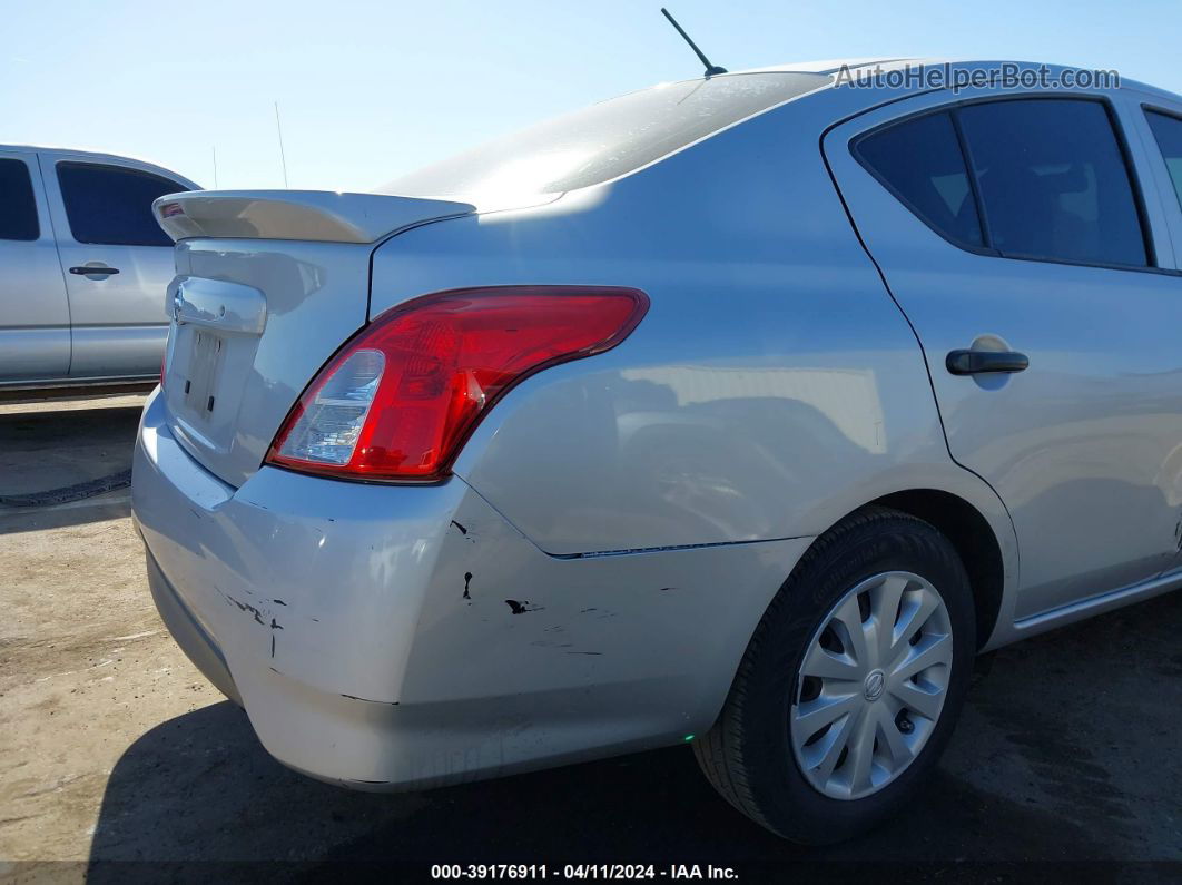 2016 Nissan Versa 1.6 S+ Silver vin: 3N1CN7AP1GL910436