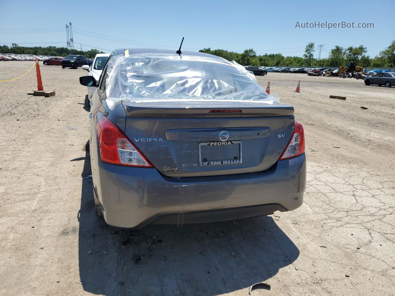 2018 Nissan Versa S Серый vin: 3N1CN7AP1JL855266