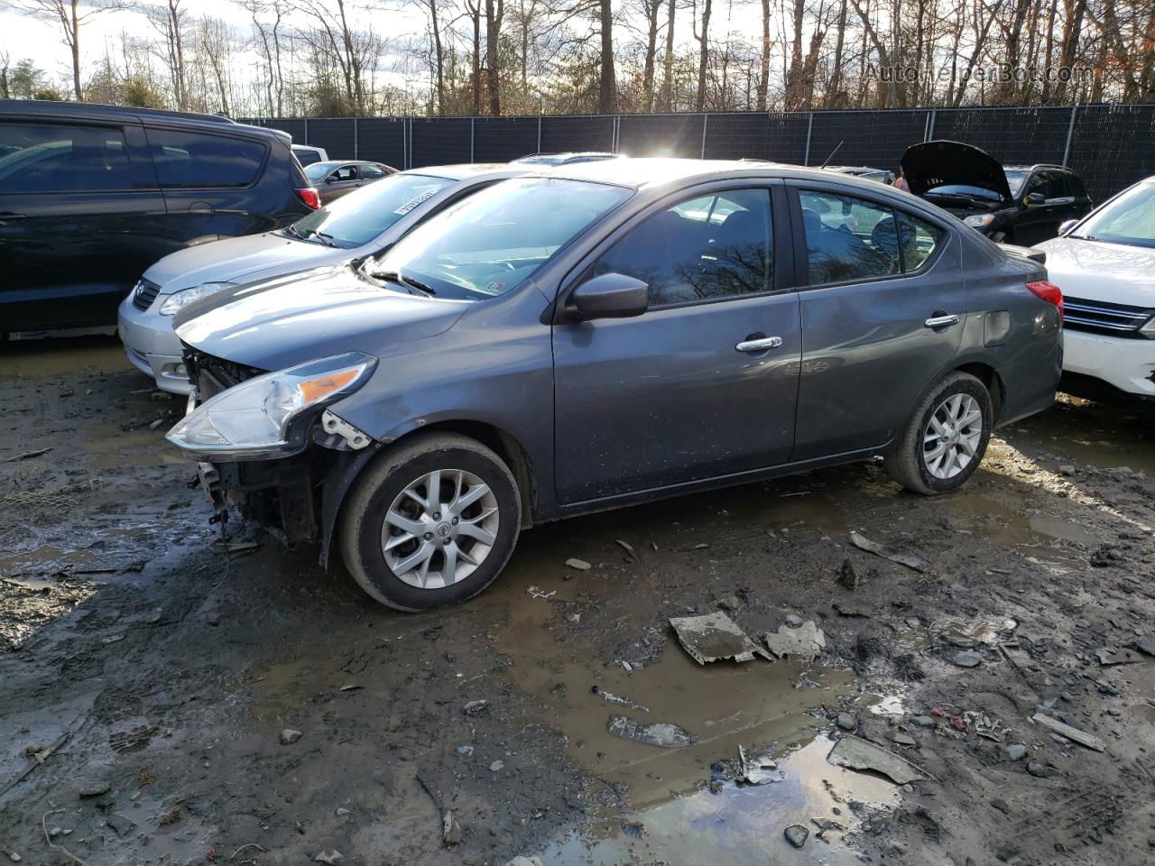 2018 Nissan Versa S Серый vin: 3N1CN7AP1JL870852