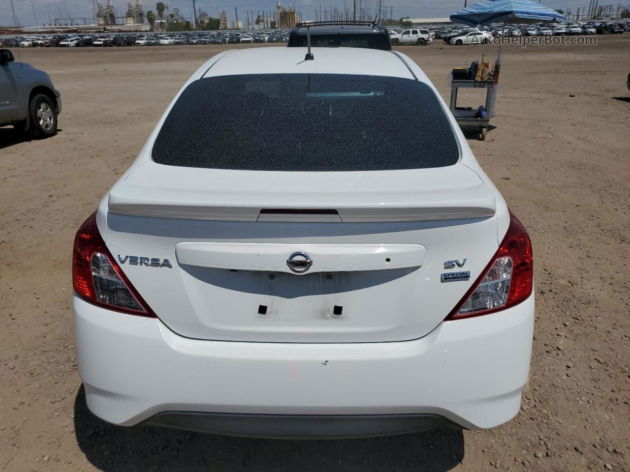 2018 Nissan Versa S White vin: 3N1CN7AP1JL878398