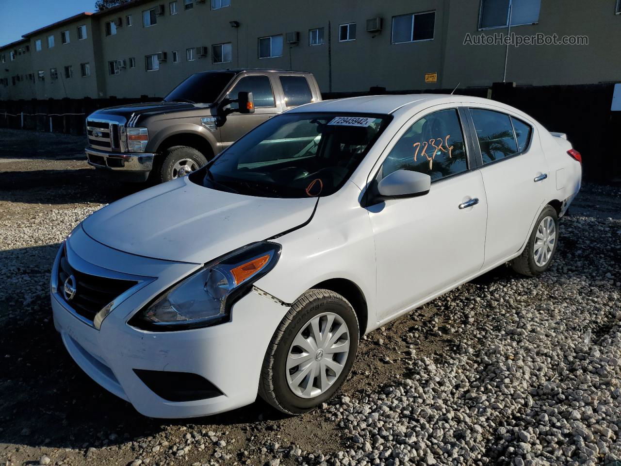 2018 Nissan Versa S Белый vin: 3N1CN7AP1JL879390