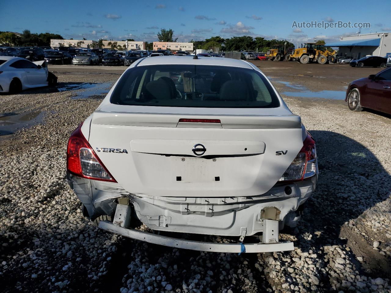 2018 Nissan Versa S White vin: 3N1CN7AP1JL879390