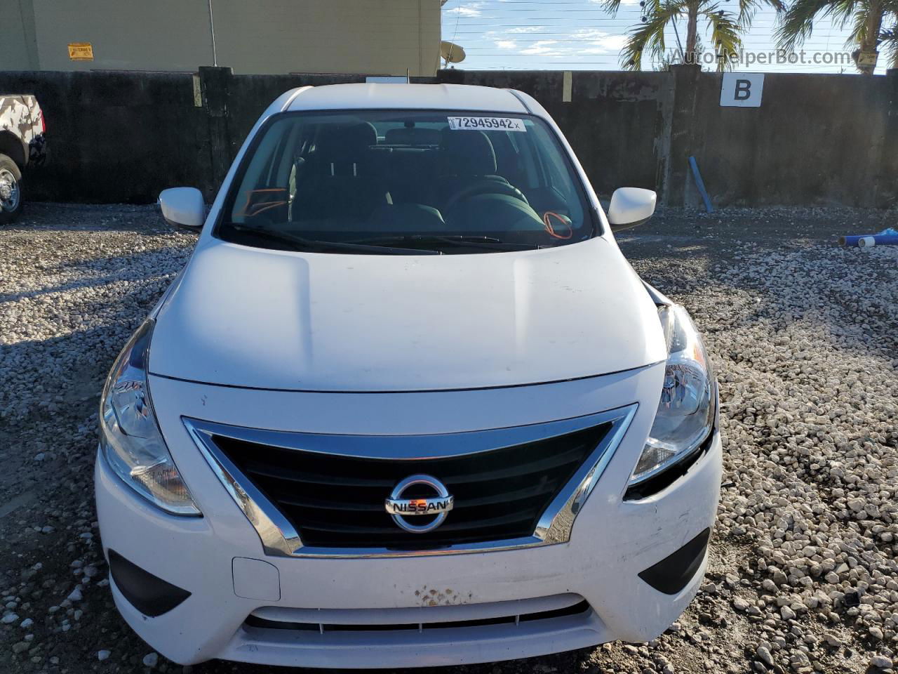 2018 Nissan Versa S White vin: 3N1CN7AP1JL879390