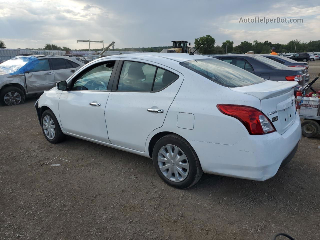 2016 Nissan Versa S White vin: 3N1CN7AP2GL852966