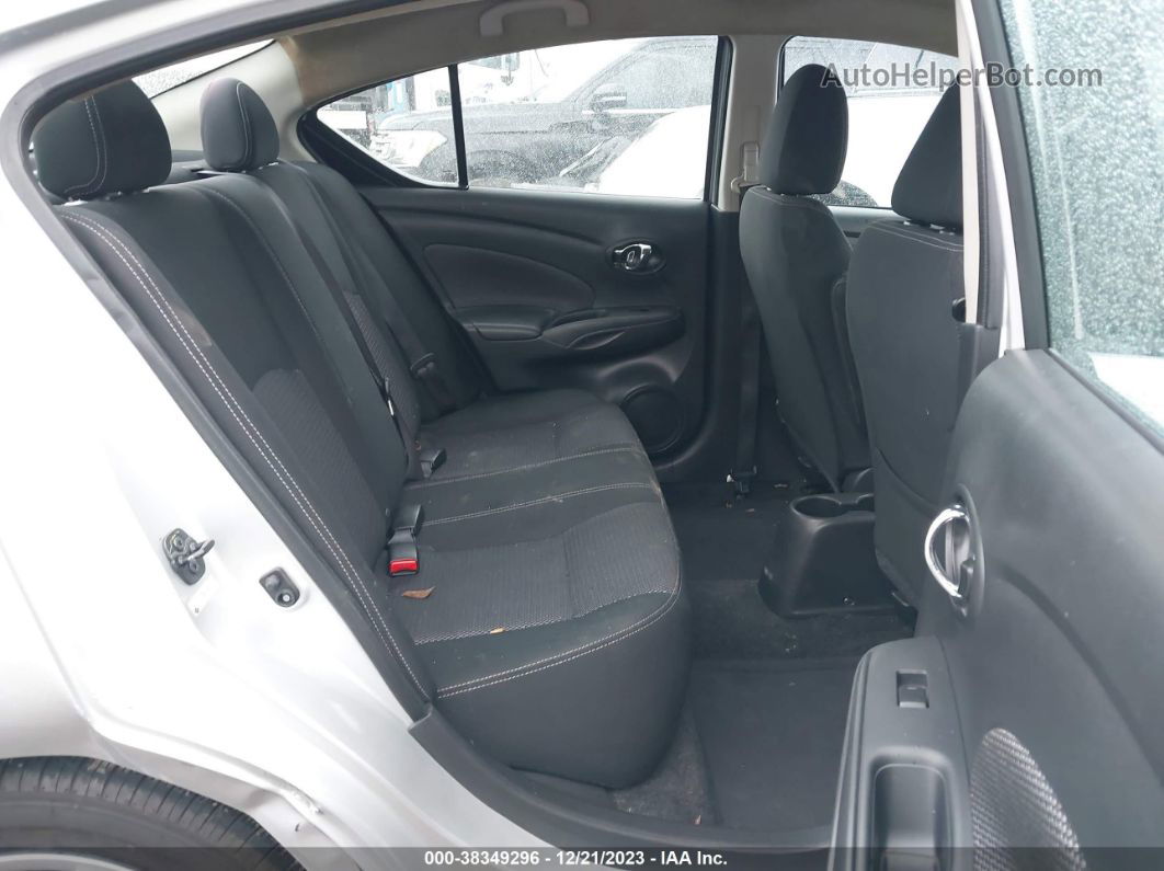 2018 Nissan Versa 1.6 Sv Серебряный vin: 3N1CN7AP2JK431634