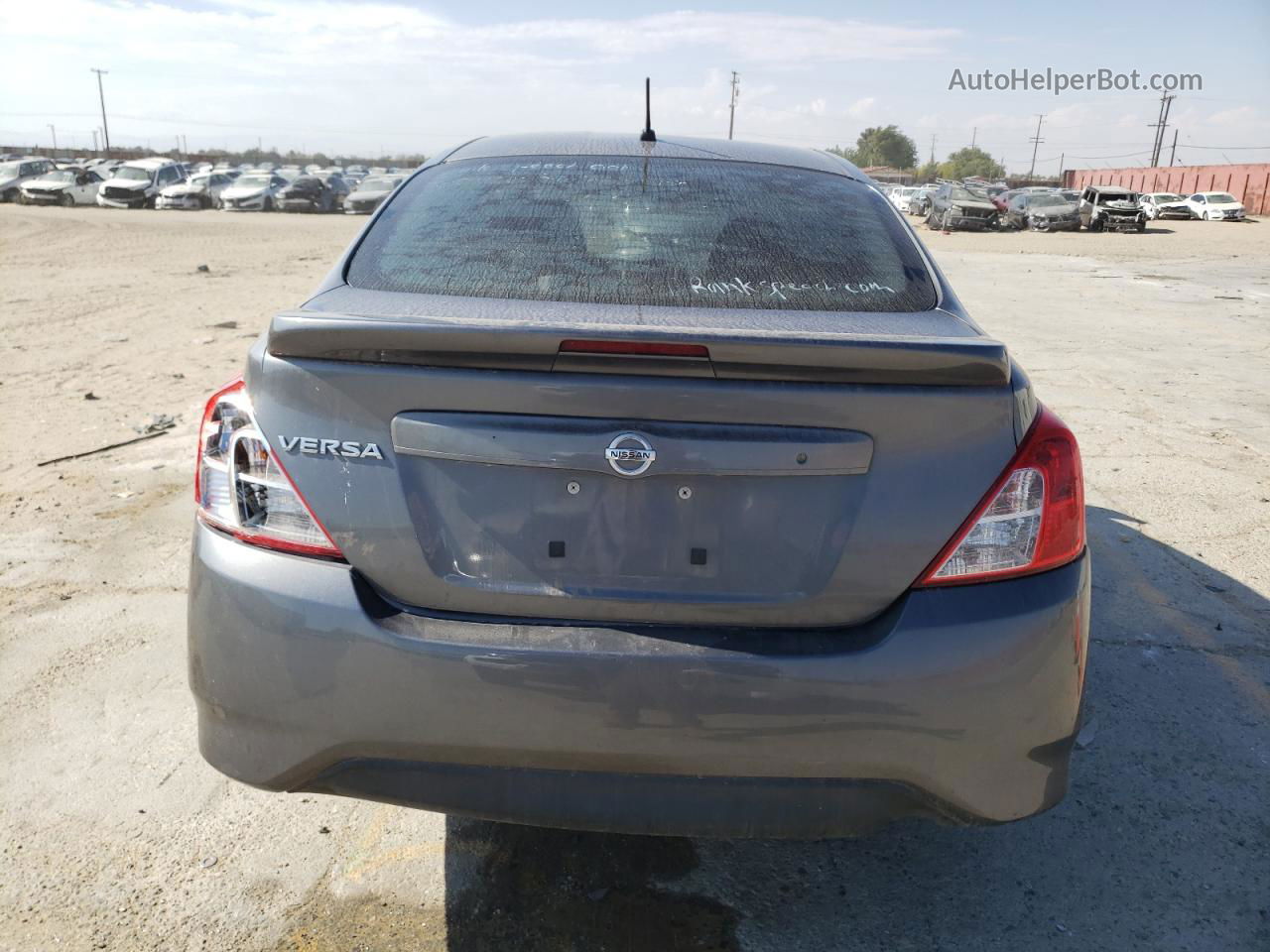 2018 Nissan Versa S Серый vin: 3N1CN7AP2JL818954