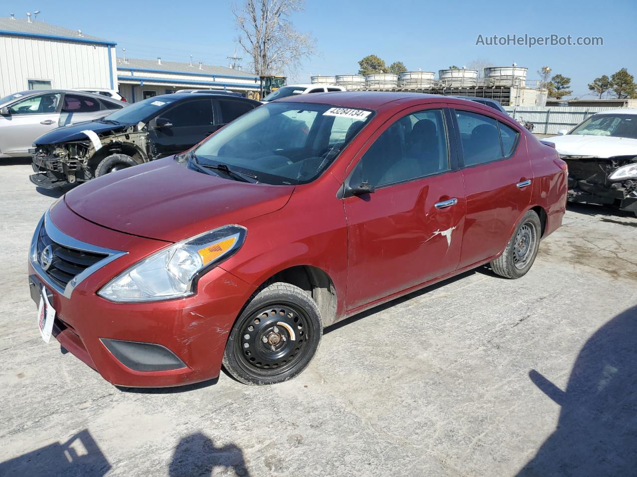 2018 Nissan Versa S Красный vin: 3N1CN7AP2JL835303