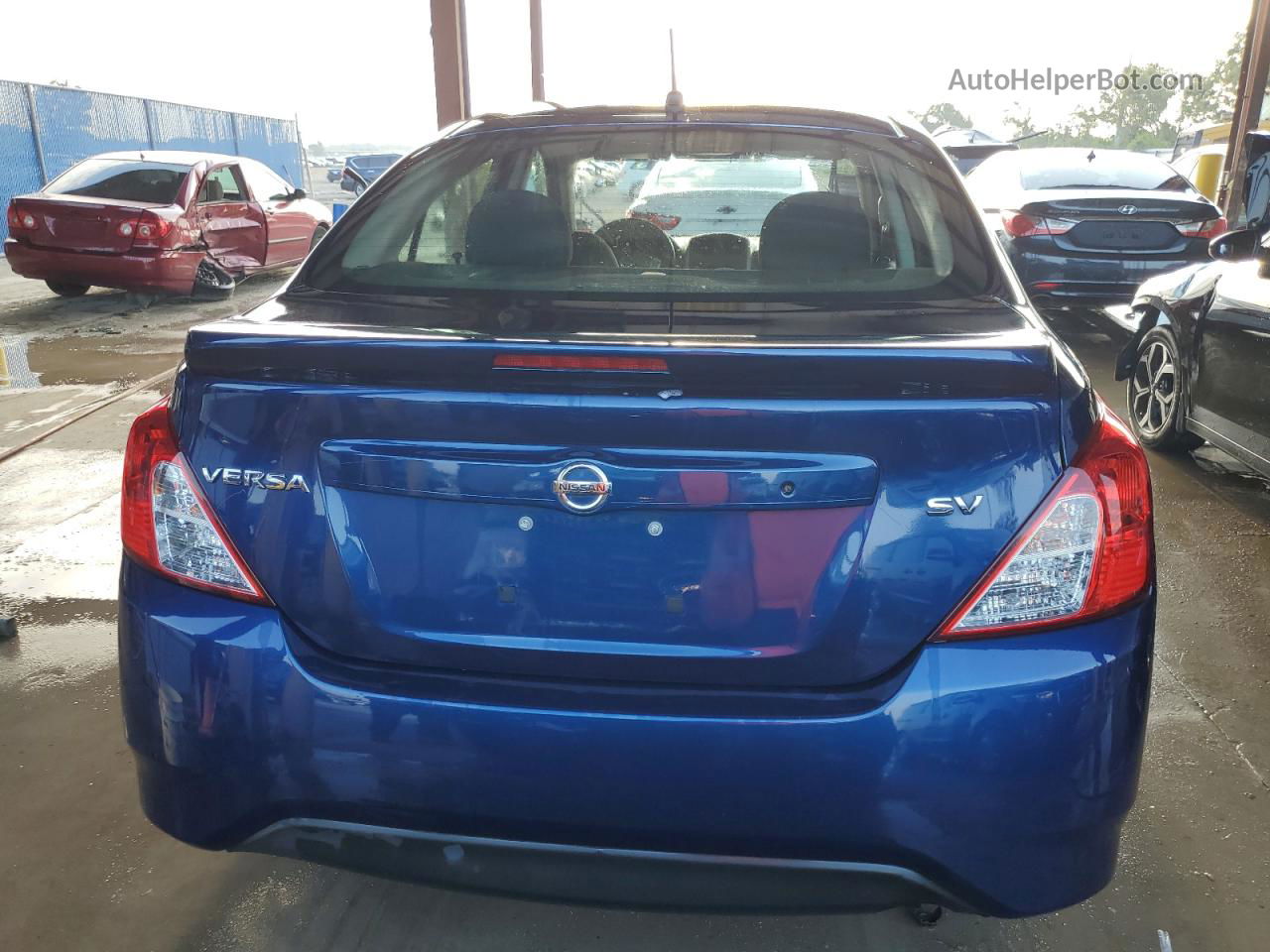 2018 Nissan Versa S Синий vin: 3N1CN7AP2JL856149