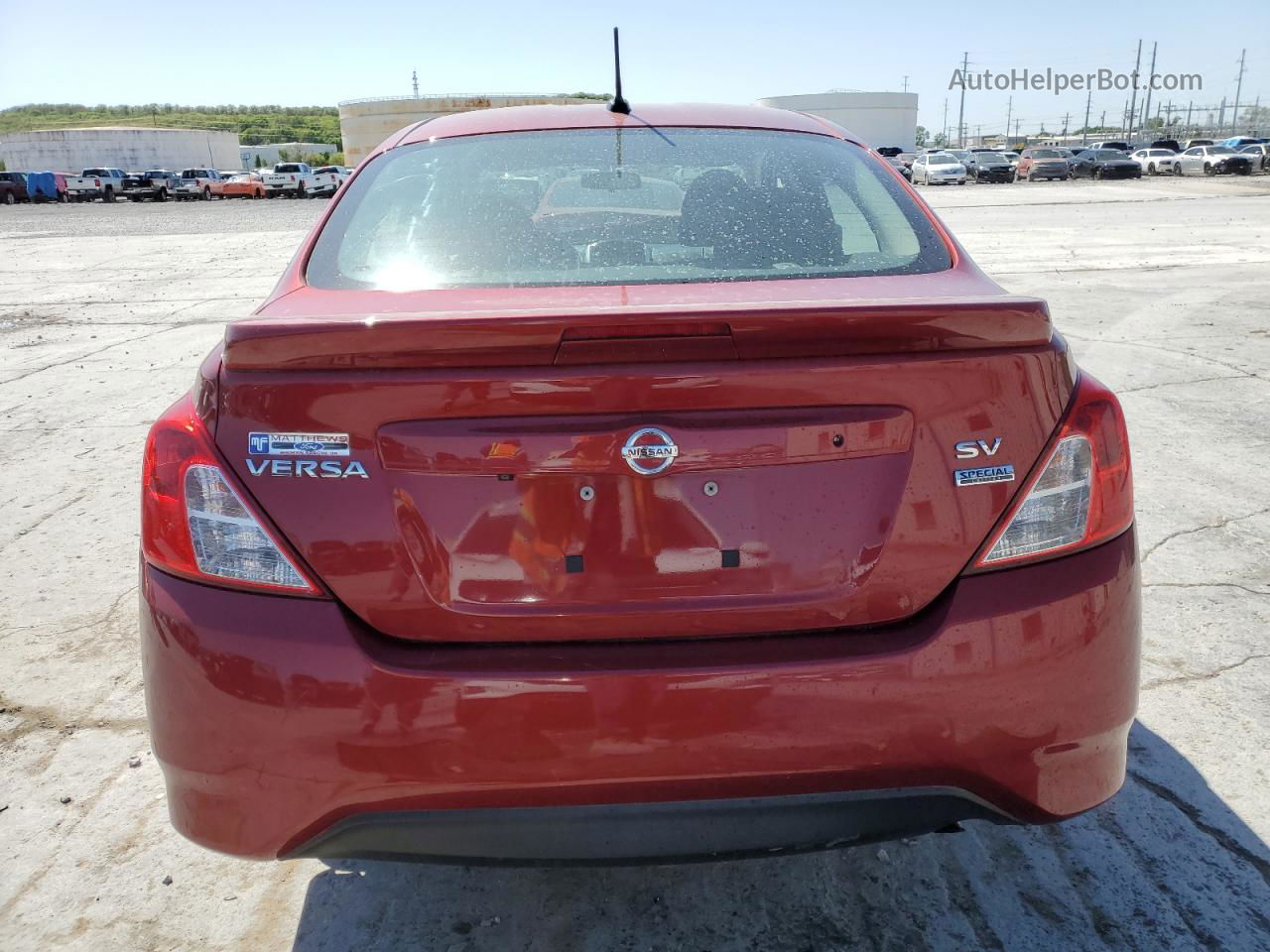 2018 Nissan Versa S Красный vin: 3N1CN7AP2JL865496