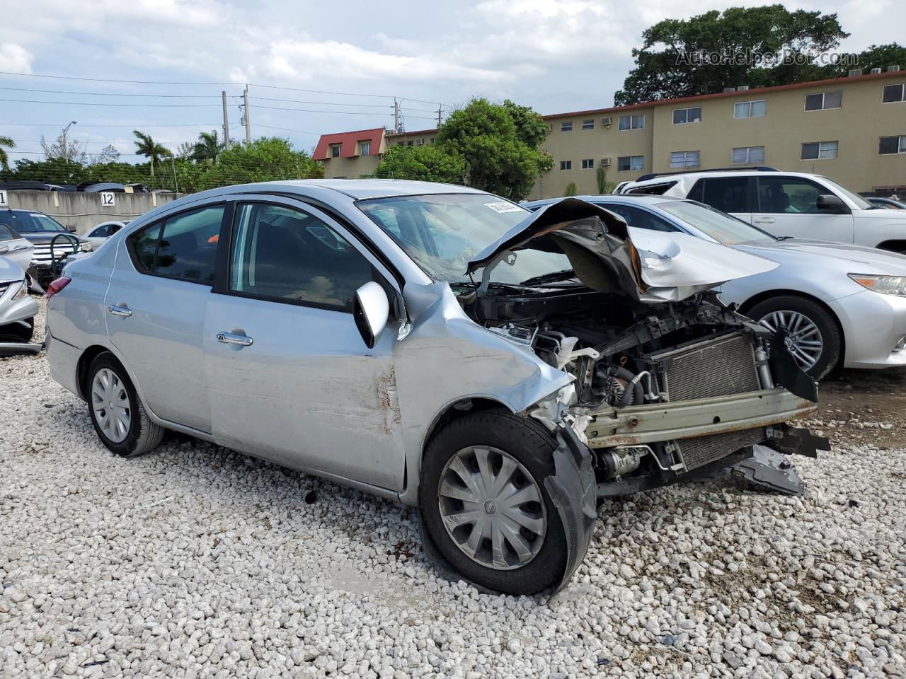 2018 Nissan Versa S Silver vin: 3N1CN7AP2JL875168