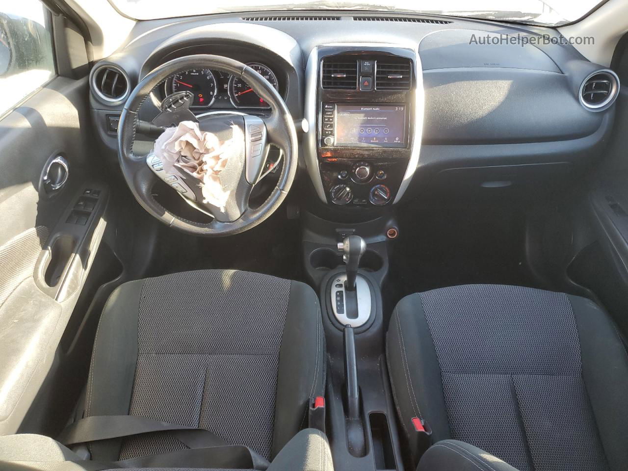 2018 Nissan Versa S Серый vin: 3N1CN7AP2JL884646