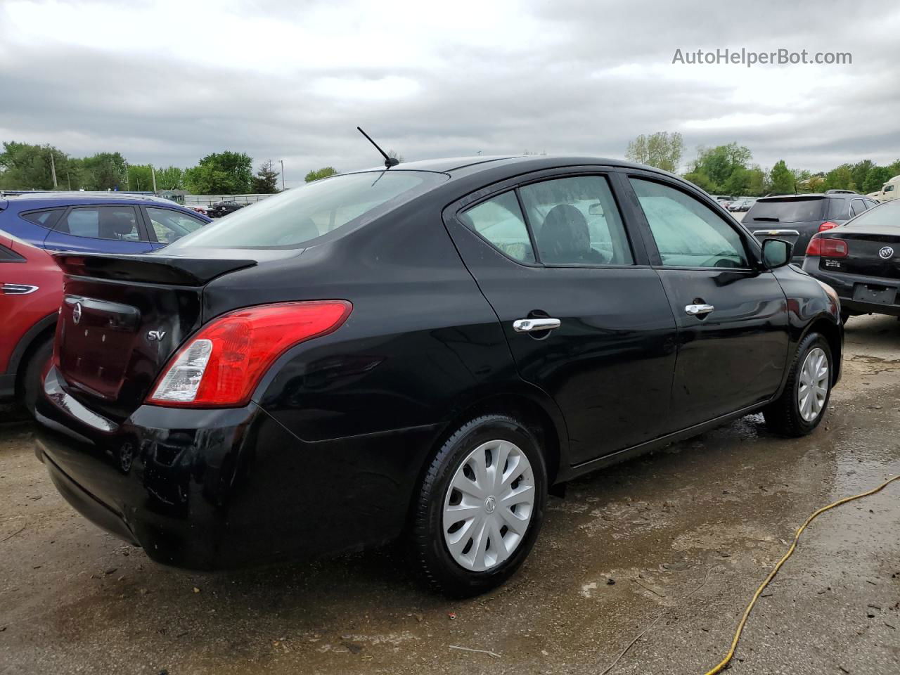 2018 Nissan Versa S Черный vin: 3N1CN7AP3JL801211