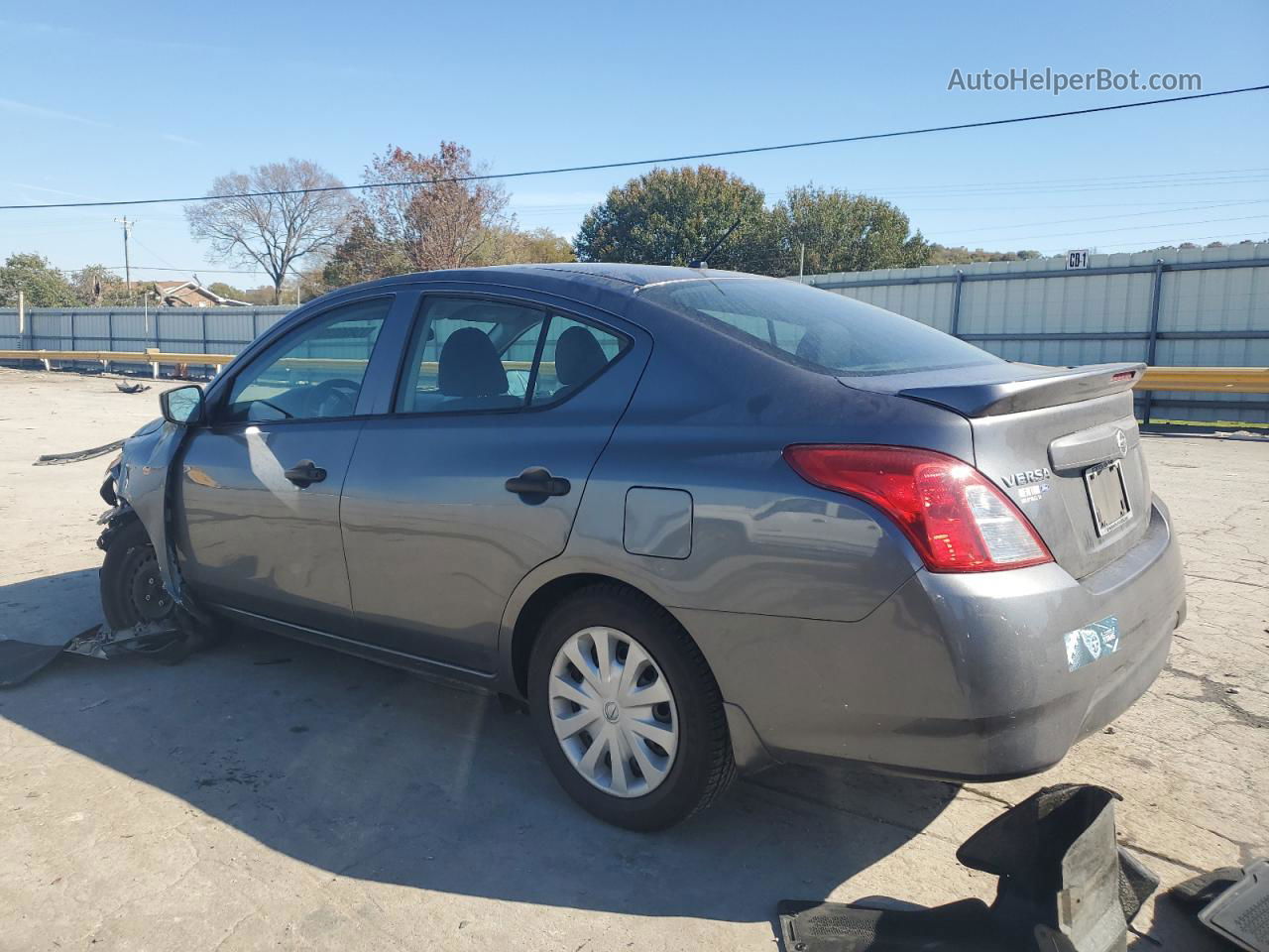 2018 Nissan Versa S Серебряный vin: 3N1CN7AP3JL817750