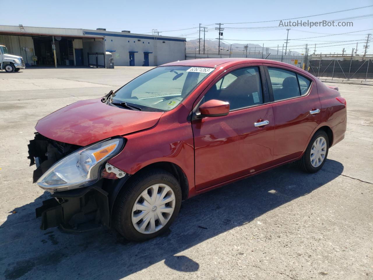 2018 Nissan Versa S Красный vin: 3N1CN7AP3JL821877